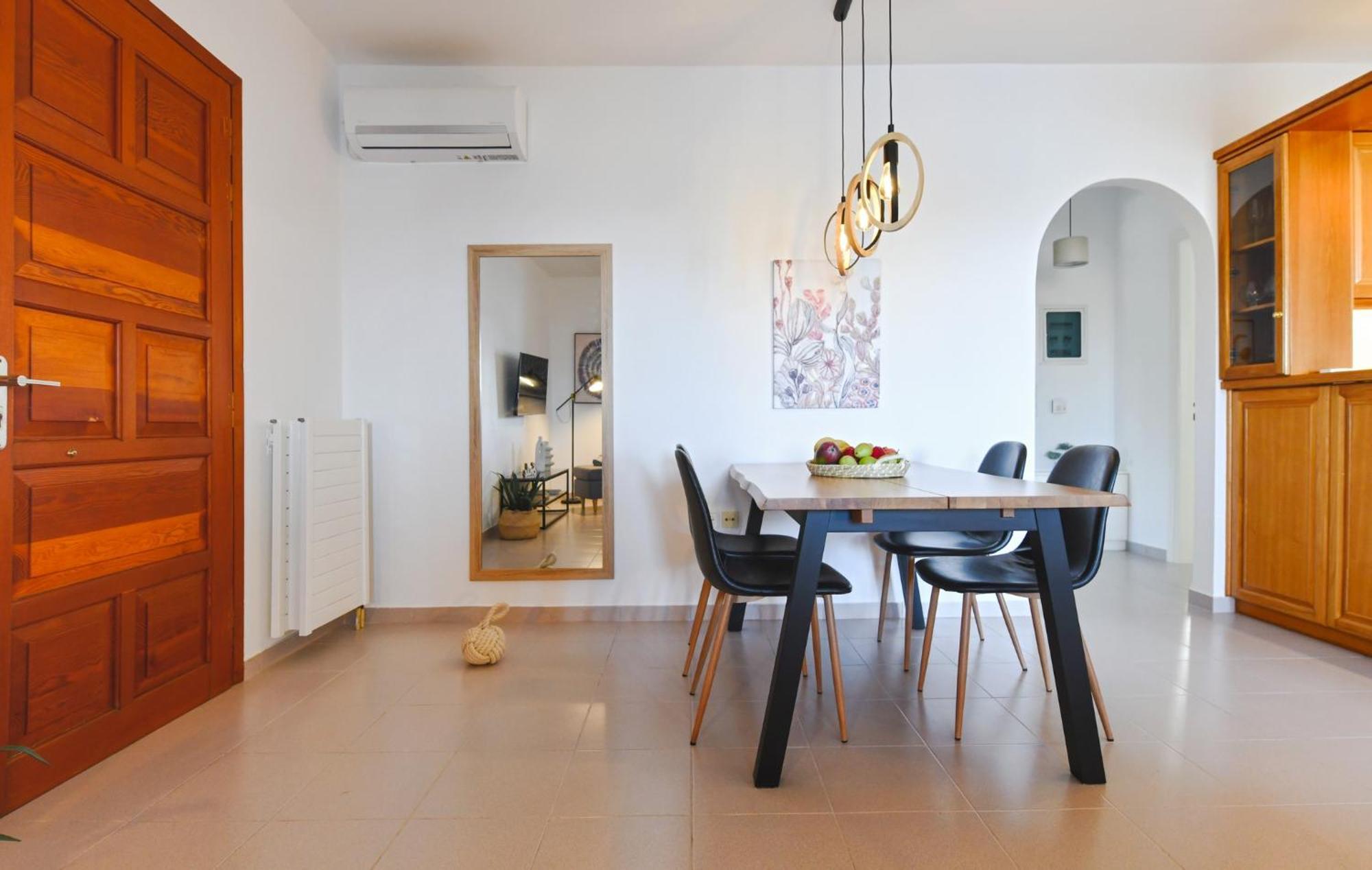 Amazing 2 Bedroom Apartment Overlooking The Marina Of Vourkárion Esterno foto