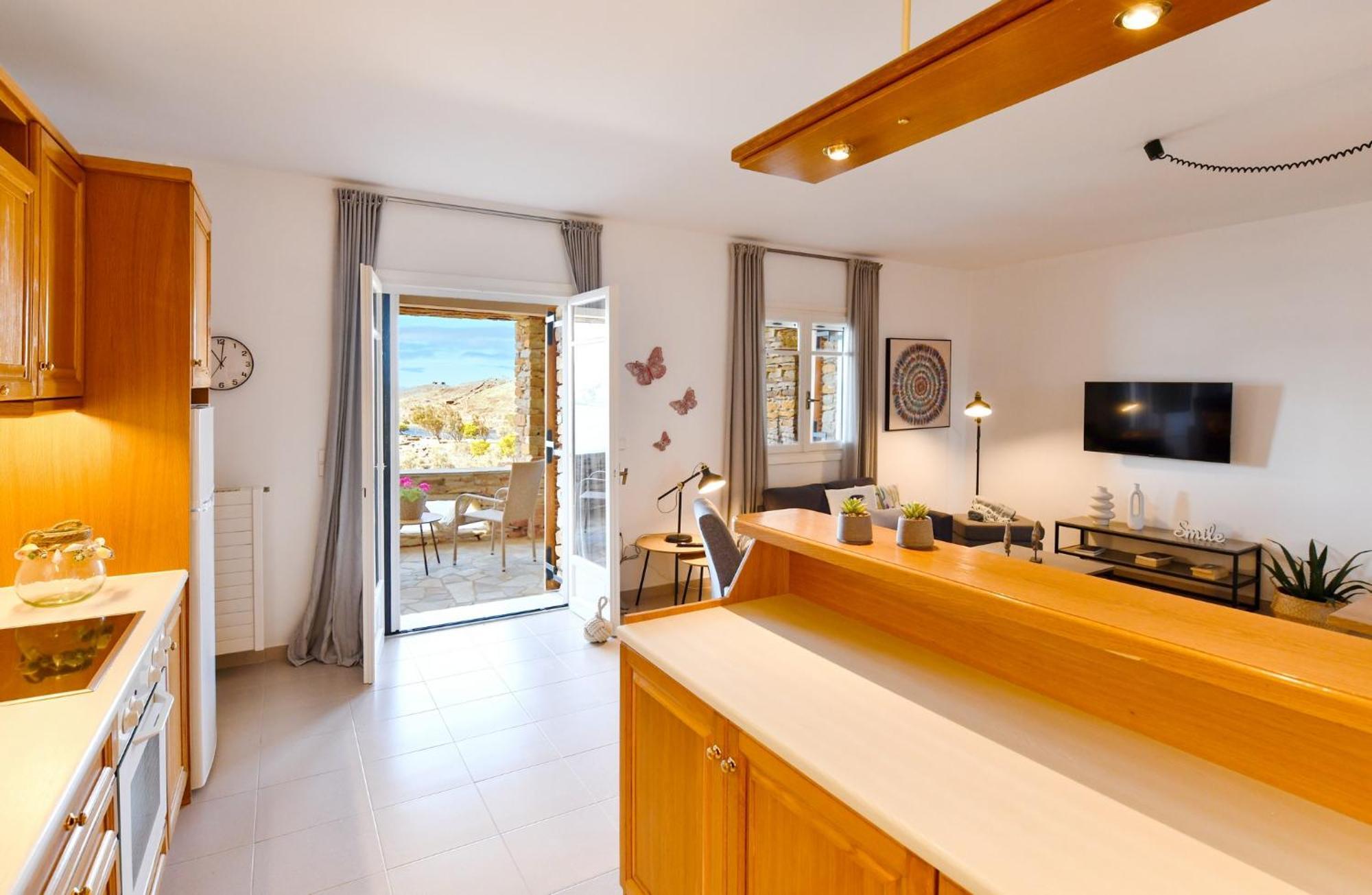 Amazing 2 Bedroom Apartment Overlooking The Marina Of Vourkárion Esterno foto