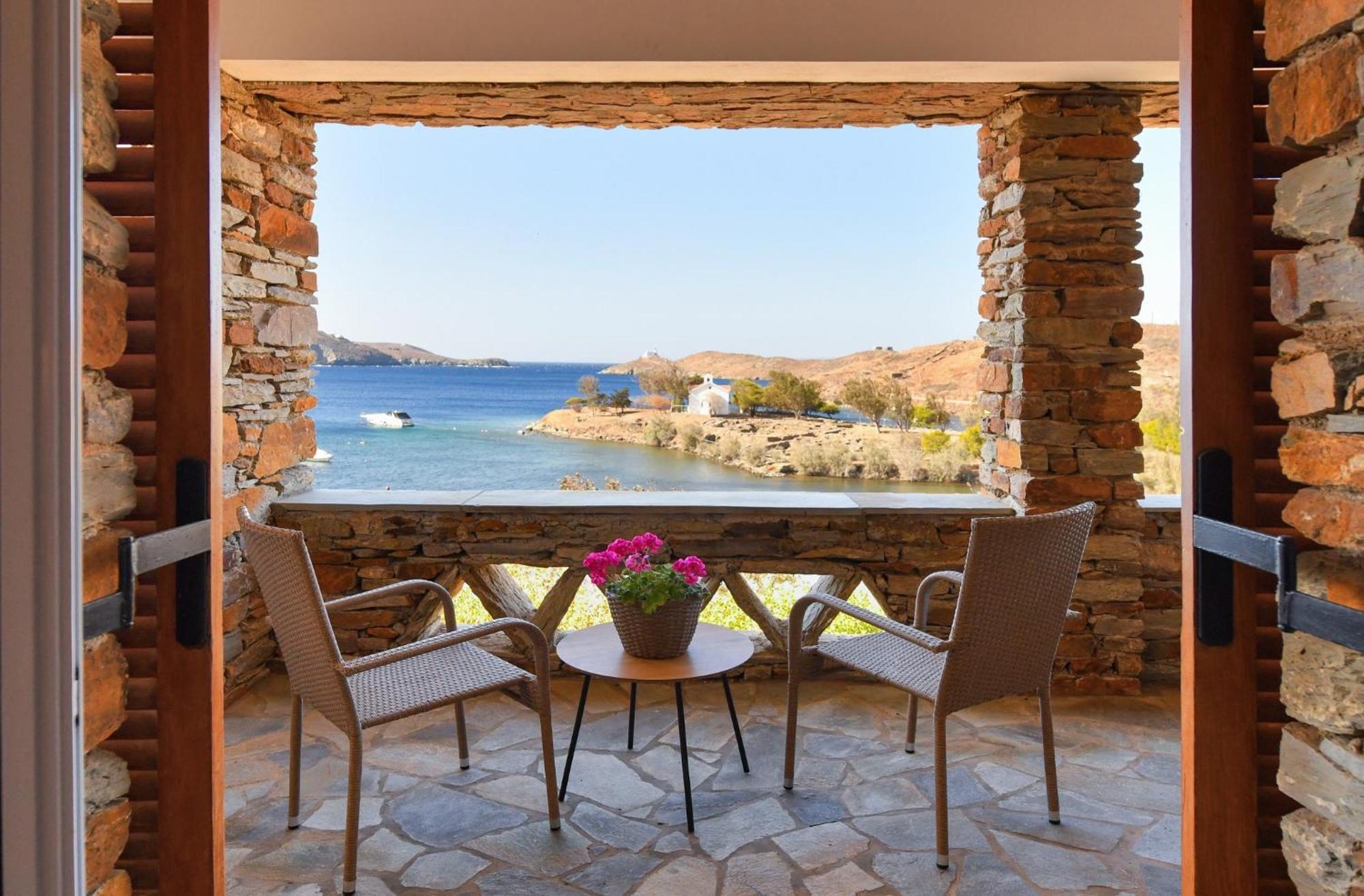 Amazing 2 Bedroom Apartment Overlooking The Marina Of Vourkárion Esterno foto