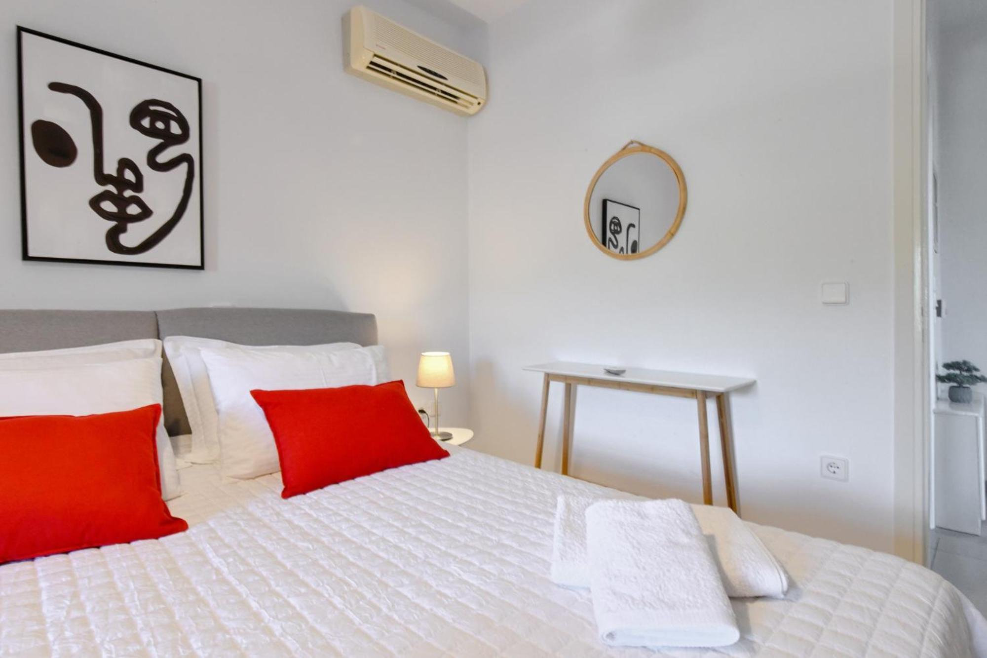Amazing 2 Bedroom Apartment Overlooking The Marina Of Vourkárion Esterno foto