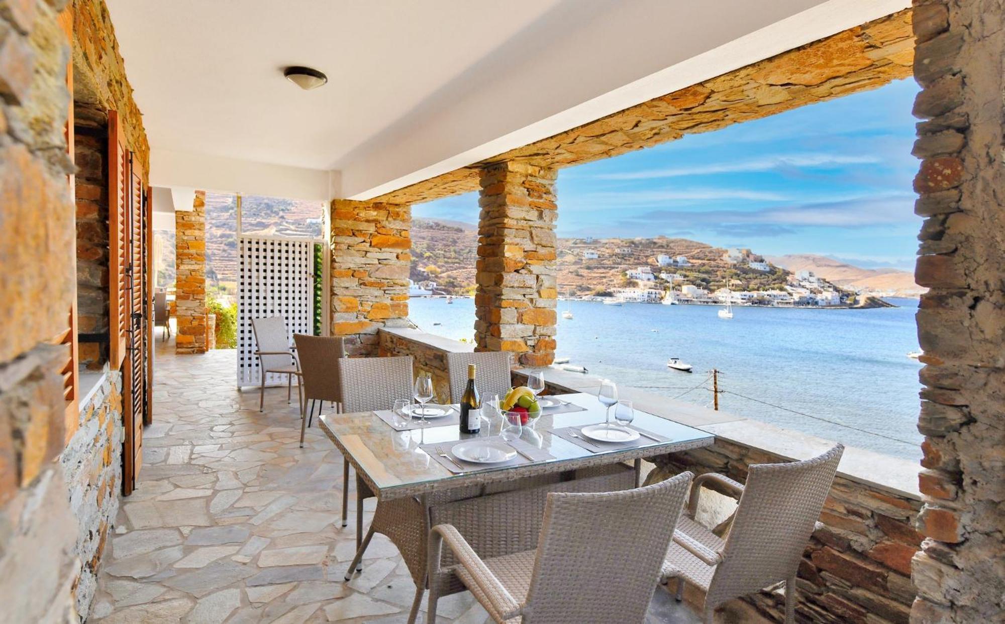Amazing 2 Bedroom Apartment Overlooking The Marina Of Vourkárion Esterno foto